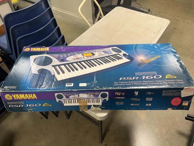 Lot 2243 - Boxed Yamaha PSR160 keyboard