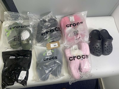 Lot 1923 - 7x Pairs of Crocs in various styles and sizes