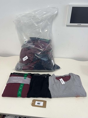 Lot 1801 - Mixed lot of men's Ted Baker loungewear/pyjamas