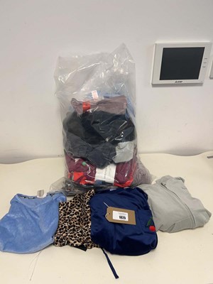 Lot 1825 - Mixed lot of ladies loungewear/pyjamas to...