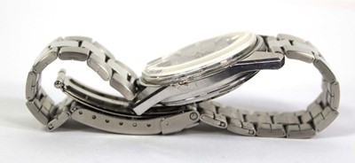 Lot 479 - A stainless steel automatic Conquest...