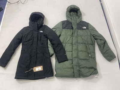 Lot 1952 - 2x The North Face coats in black & green