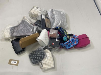 Lot 1956 - Various bags