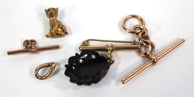 Lot 767 - Two 9ct rose gold t-bars, a 9ct chain link, a...