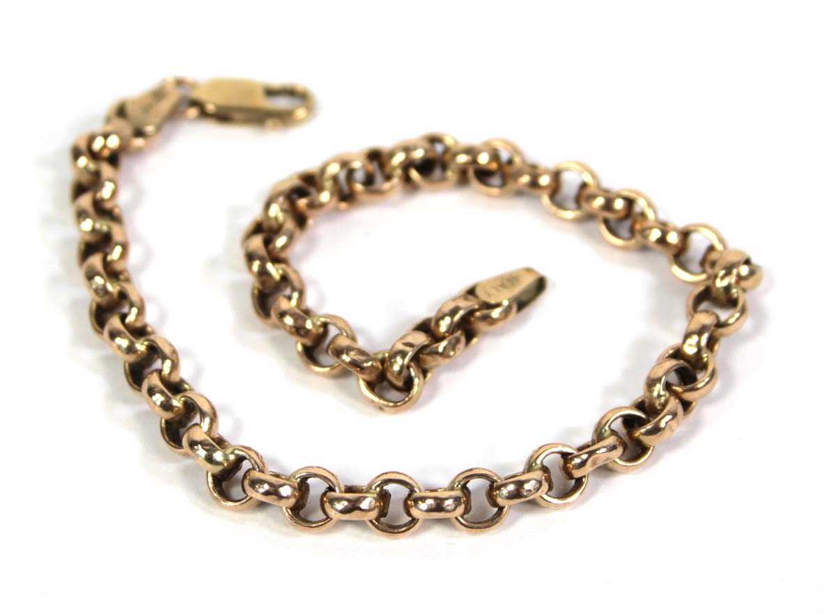 Lot 771 - A 9ct yellow gold chainlink bracelet with...
