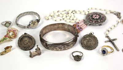 Lot 784 - A group of jewellery comprising a silver...