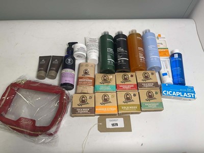 Lot 1979 - Toiletries to include Kheil's, Man Cave, Dr....