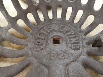 Lot Cast iron tractor seat (no. 62) by Cottis. Epping