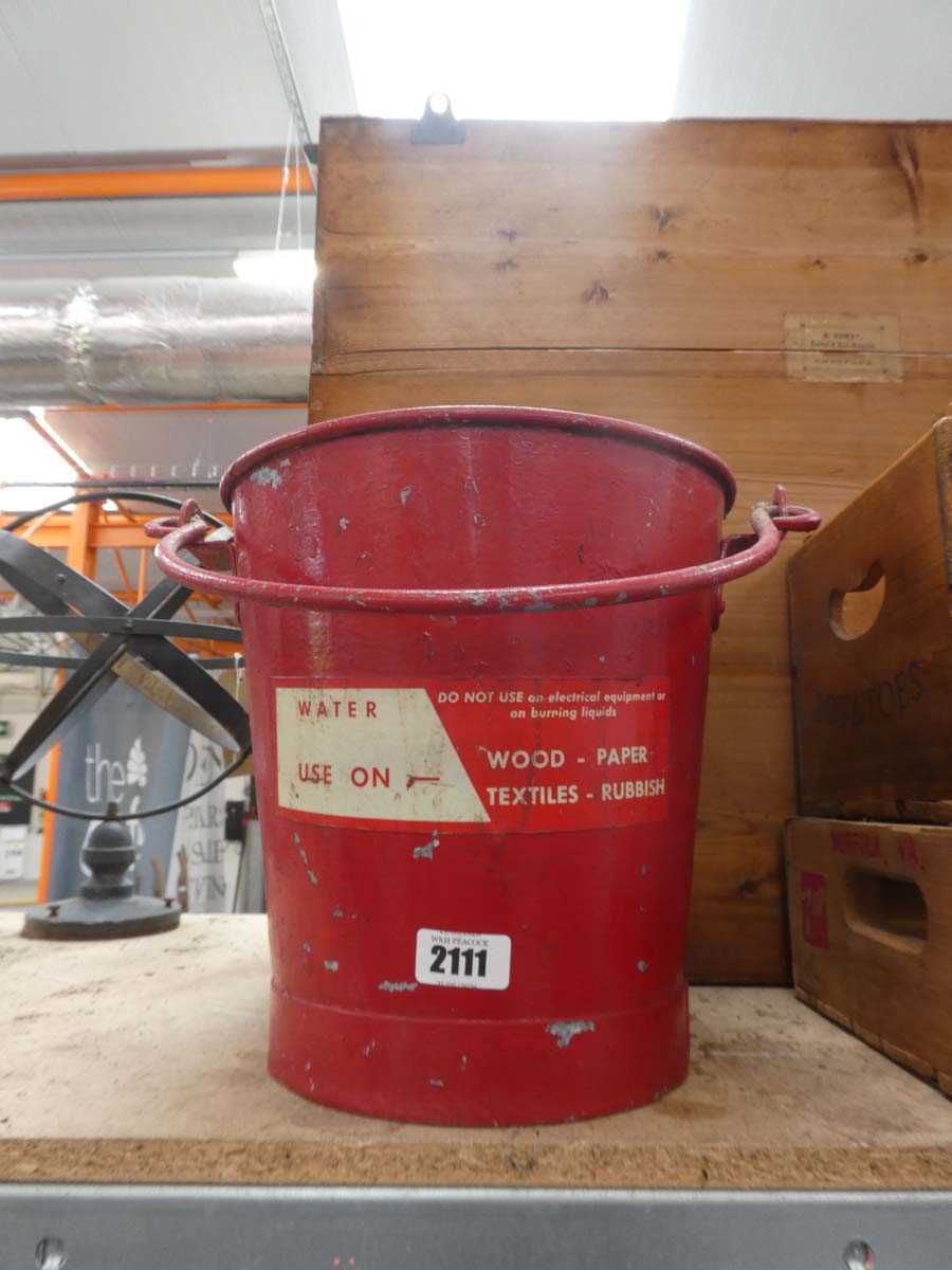 Lot Galvanised single handle fire bucket