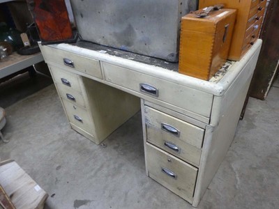 Lot Aluminium RAF 8 drawer twin pedestal desk