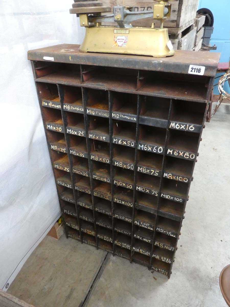 Lot Industrial 54 section rack