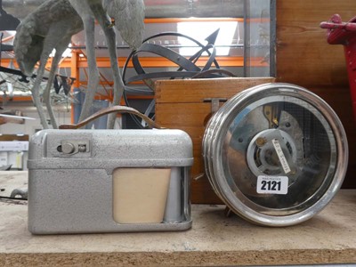 Lot Pair of vintage pigeon racing clocks incl....