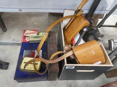 Lot Selection of vintage items incl. metal first...