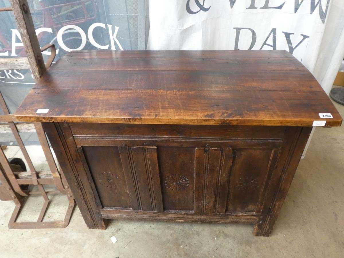 Lot Dark oak coffer