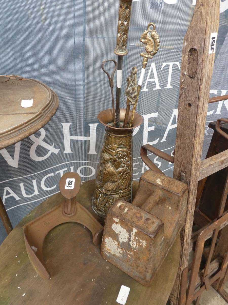 Lot 56lb Avery weight with cobbler's last and 3...