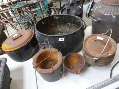 Lot Cast iron single handle cauldron with 2...