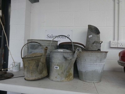 Lot Assorted galvanised items incl. watering cans,...