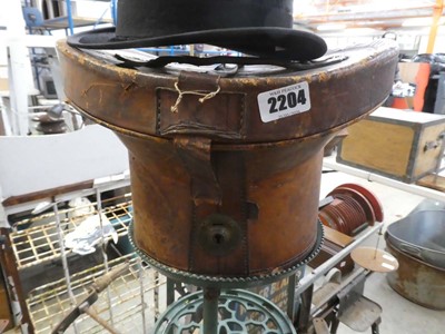 Lot Grand Prix Turin 1911 top hat by W. W. Seward,...