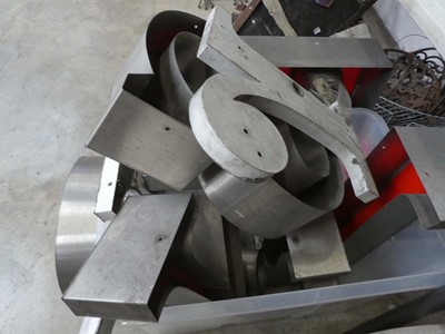 Lot Large quantity of galvanised lettering