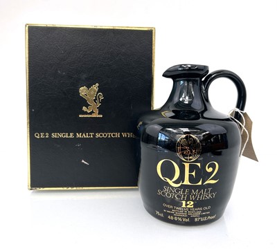 Lot 81 - A ceramic decanter of QE2 12 year old Single...