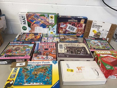 Lot 1814 - Large collection of puzzles to include Disney...