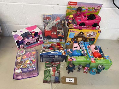 Lot 1817 - Selection of figures and play sets to include...