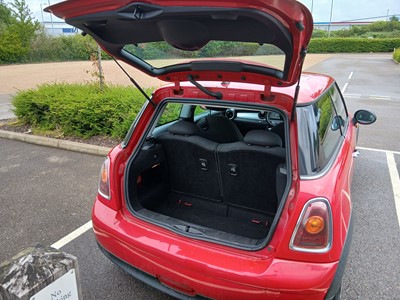 Lot (GL59 TTV) 2009 Mini One Auto 3-door hatchback...