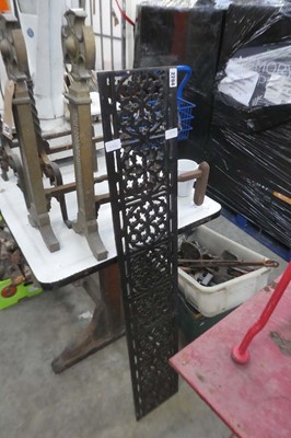 Lot 2294 - Decorative black cast iron grill