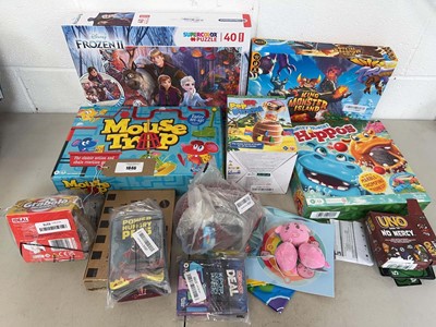 Lot 1846 - Selection of games and puzzles to include...
