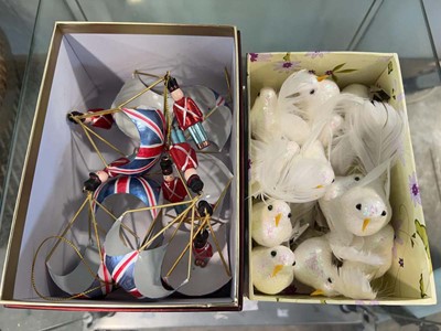 Lot 1640 - 2 small boxes of Christmas tree decorations in...
