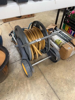 Lot 2627 - Hozelock garden hose on trolley