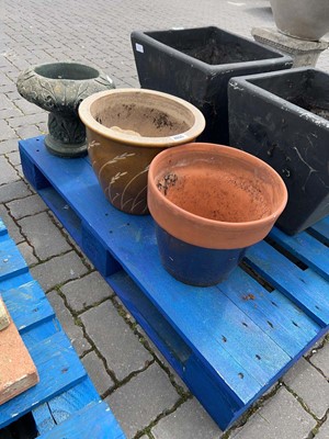 Lot 2635 - 2 concrete pots, small concrete statue and...