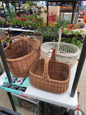Lot 2661 - 3 wicker baskets