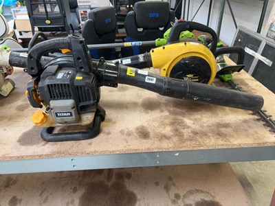 Lot 2697 - Titan petrol leaf blower