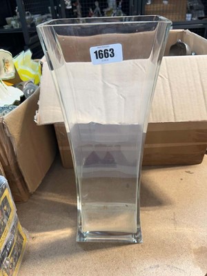 Lot 1663 - Large clear glass vase and boxed Hanover satin...