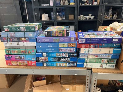 Lot 1666 - 3 stacks of jigsaw puzzles