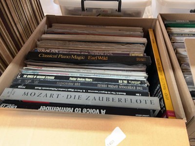 Lot 1687 - 4 boxes of mainly classical records