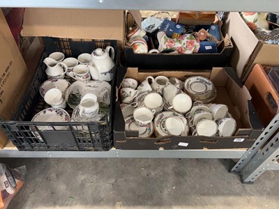 Lot 1700 - 2 trays of various floral patterned and other...