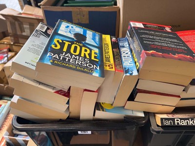Lot 1701 - 2 trays of various paperback fiction