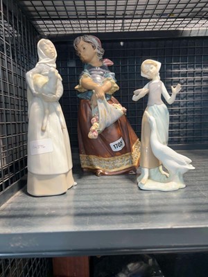 Lot 1705 - 2 Lladro Spanish porcelain figurines and...