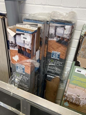 Lot 2890 - 5 packs of Golden Select water resistant...