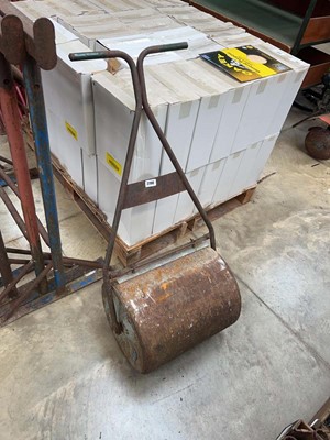 Lot 2790 - Large turf roller
