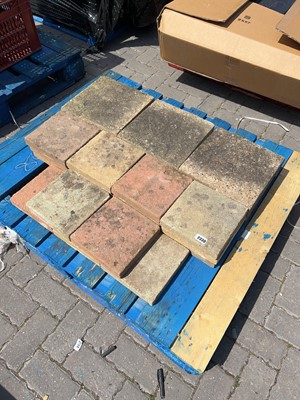 Lot 2794 - Quantity of paving slabs