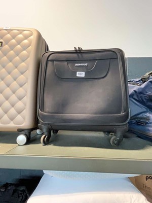 Lot 1762 - Leaves King wheeled travel case in black