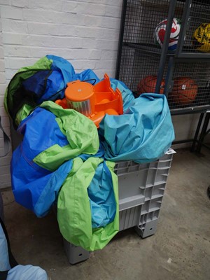 Lot 3002 - Inflatable hippo adventure cave with pump