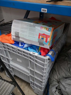 Lot 3003 - Pallet of mixed children's outdoor inflatables
