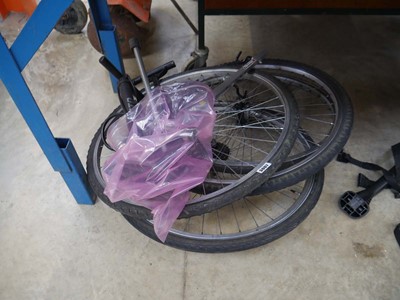 Lot 3007 - Quantity of bike tyres with bike pump and stand