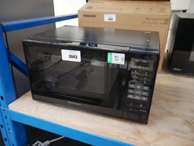 Lot 3043 - Panasonic NN-E28JBM digital microwave in black