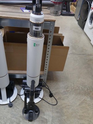 Lot 3069 - Samsung Bespoke Jet cordless stick vacuum...