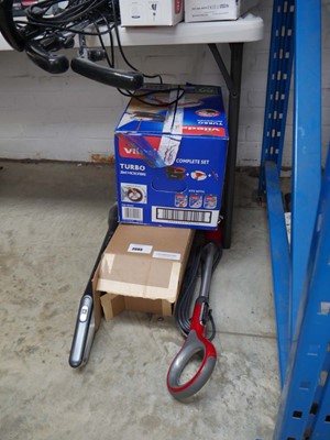 Lot 3086 - 2 Shark electric steam mops, Bosch electric...